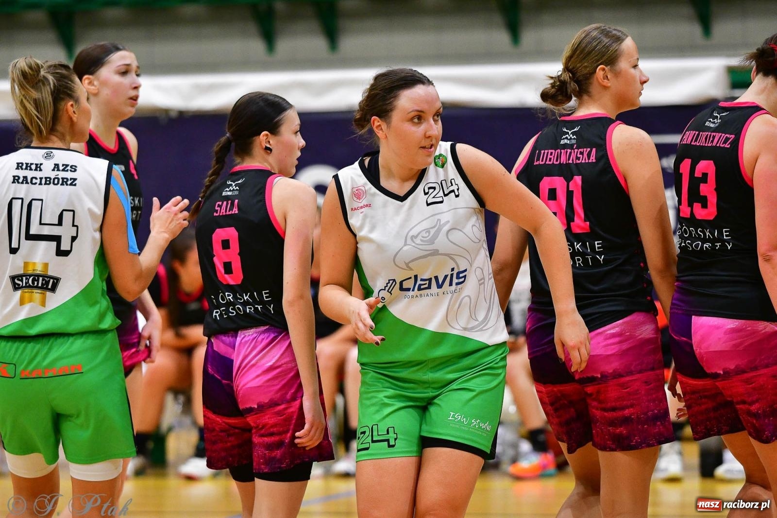 Zdjęcie w galerii na portalu naszraciborz.pl: Koszykówka. Cenna wygrana RKK AZS Racibórz [FOTO] wiadomości z regionu