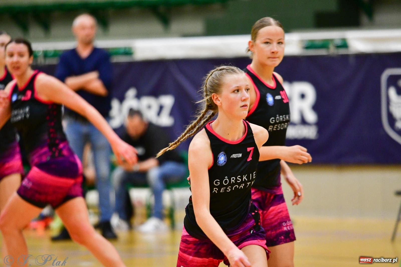 Zdjęcie w galerii na portalu naszraciborz.pl: Koszykówka. Cenna wygrana RKK AZS Racibórz [FOTO] wiadomości z regionu