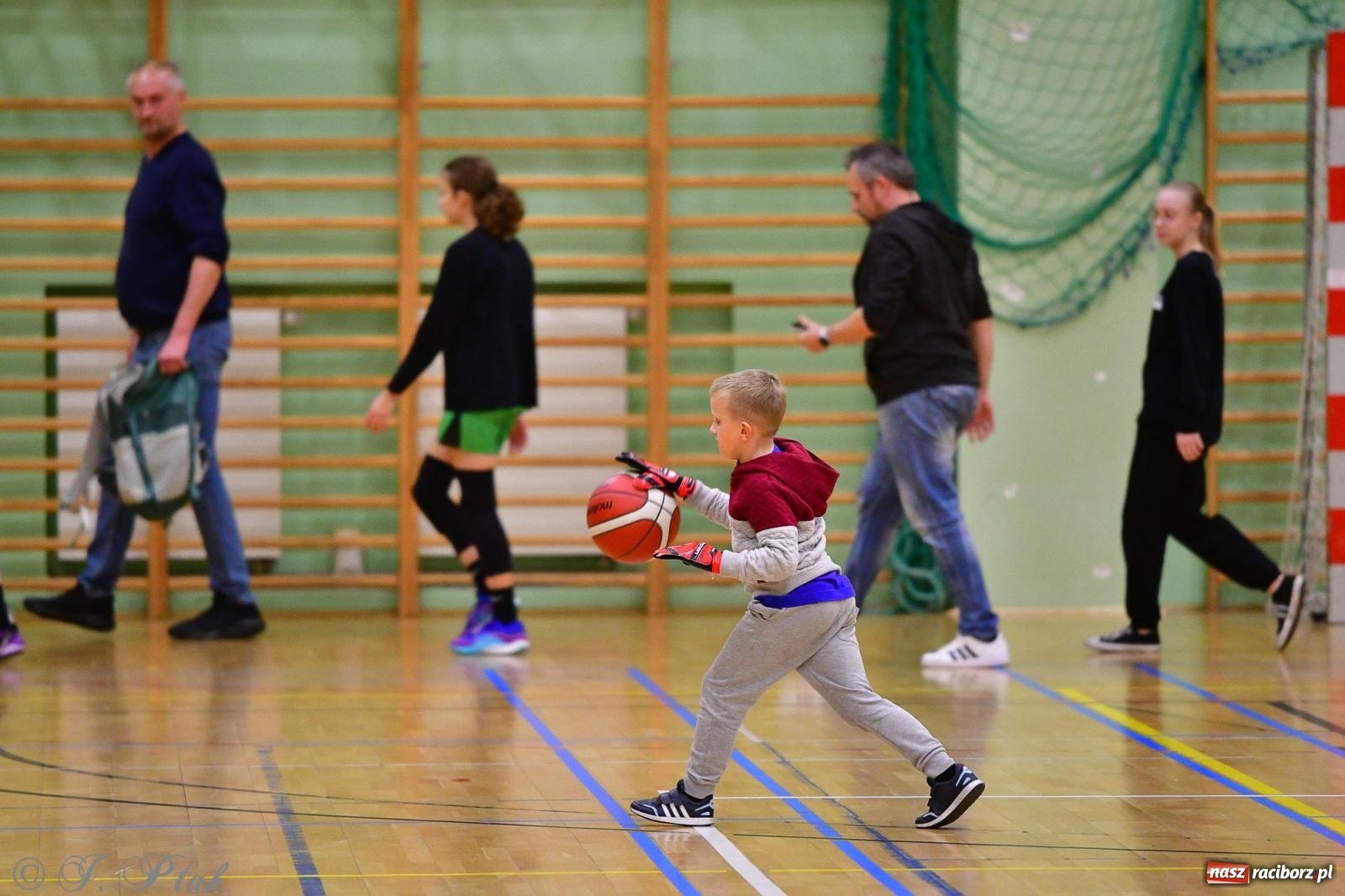 Zdjęcie w galerii na portalu naszraciborz.pl: Koszykówka. Cenna wygrana RKK AZS Racibórz [FOTO] wiadomości z regionu