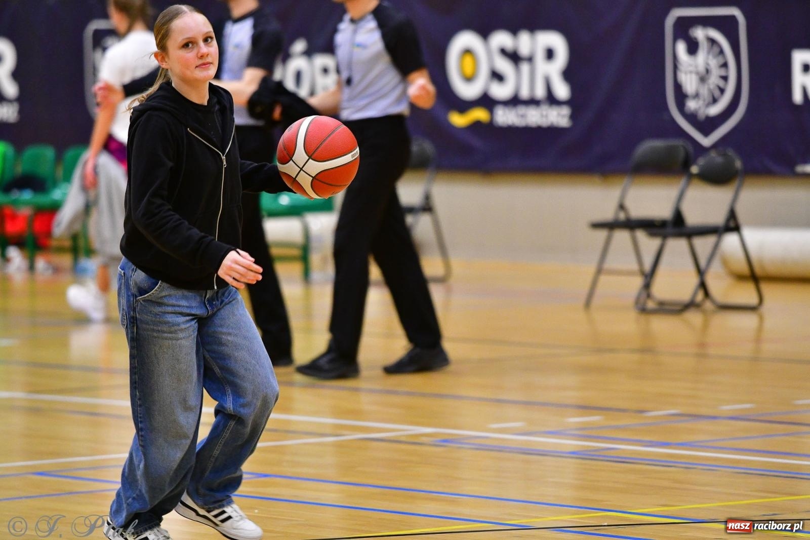 Zdjęcie w galerii na portalu naszraciborz.pl: Koszykówka. Cenna wygrana RKK AZS Racibórz [FOTO] wiadomości z regionu