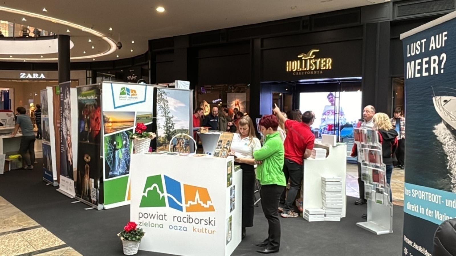 Zdjęcie w galerii na portalu naszraciborz.pl: Powiat Raciborski promował się w Märkischer Kreis wiadomości z regionu