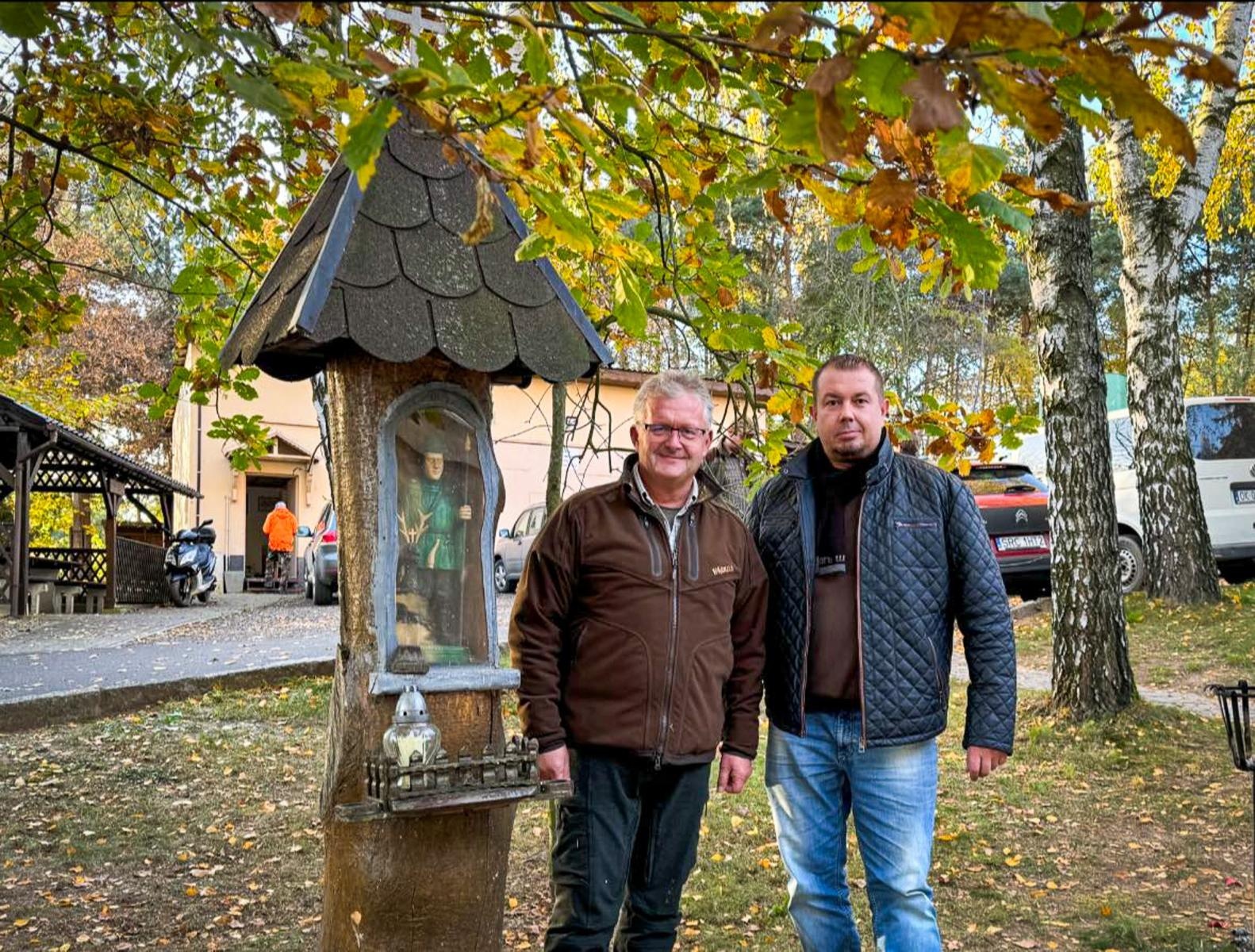Zdjęcie w galerii na portalu naszraciborz.pl: Myśliwi świętowali wspomnienie św. Huberta w Bieńkowicach – zaproszenie na mszę hubertusowską na zamku w Raciborzu wiadomości z regionu