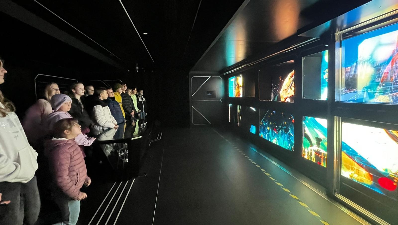 Zdjęcie w galerii na portalu naszraciborz.pl: Widowisko multimedialne Iskry Niepodległej już dostępne dla zwiedzających wiadomości z regionu