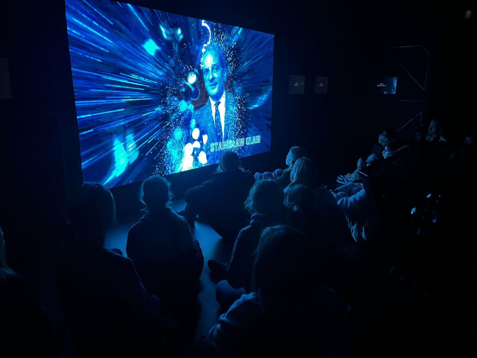 Zdjęcie w galerii na portalu naszraciborz.pl: Widowisko multimedialne Iskry Niepodległej już dostępne dla zwiedzających wiadomości z regionu