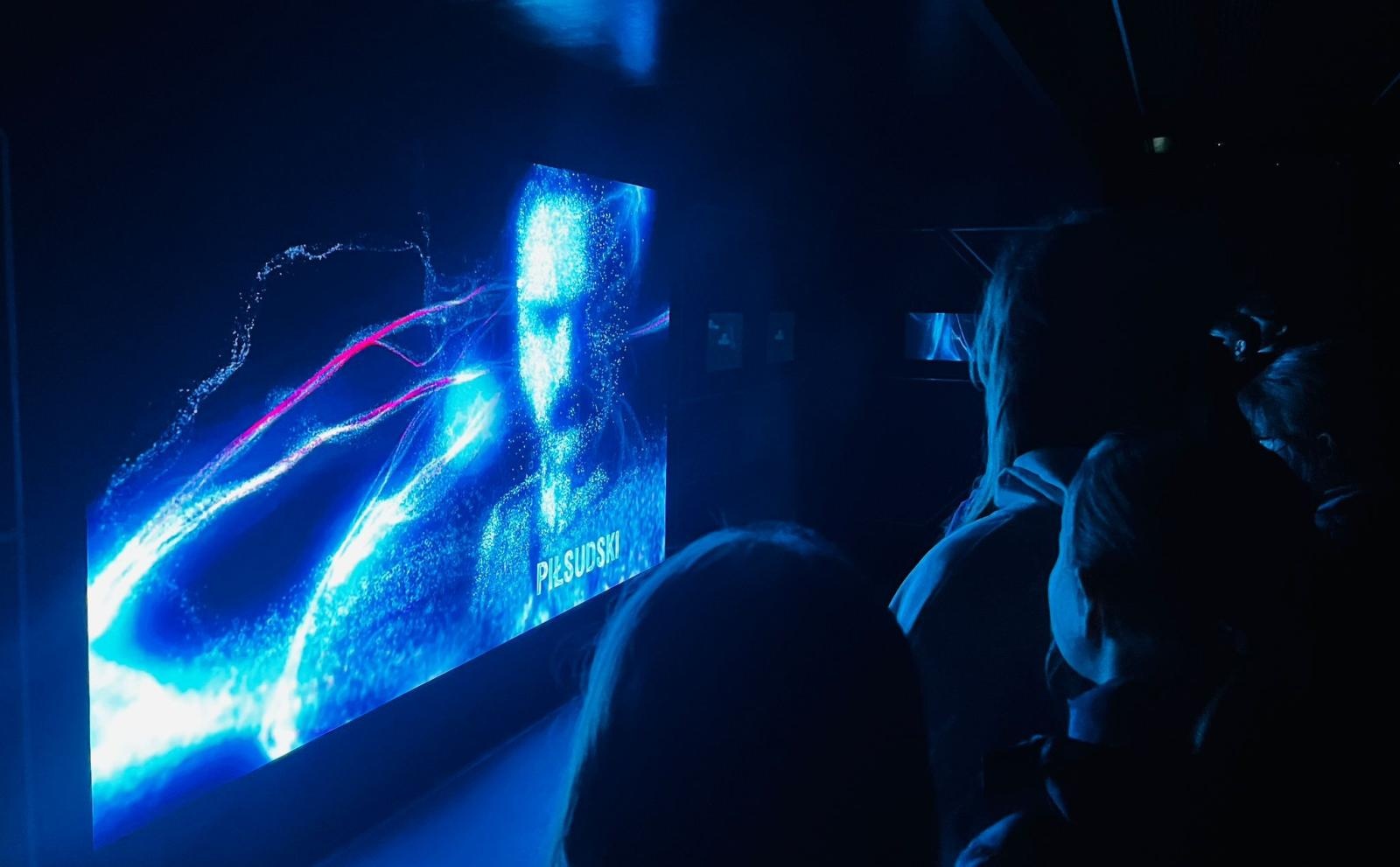 Zdjęcie w galerii na portalu naszraciborz.pl: Widowisko multimedialne Iskry Niepodległej już dostępne dla zwiedzających wiadomości z regionu