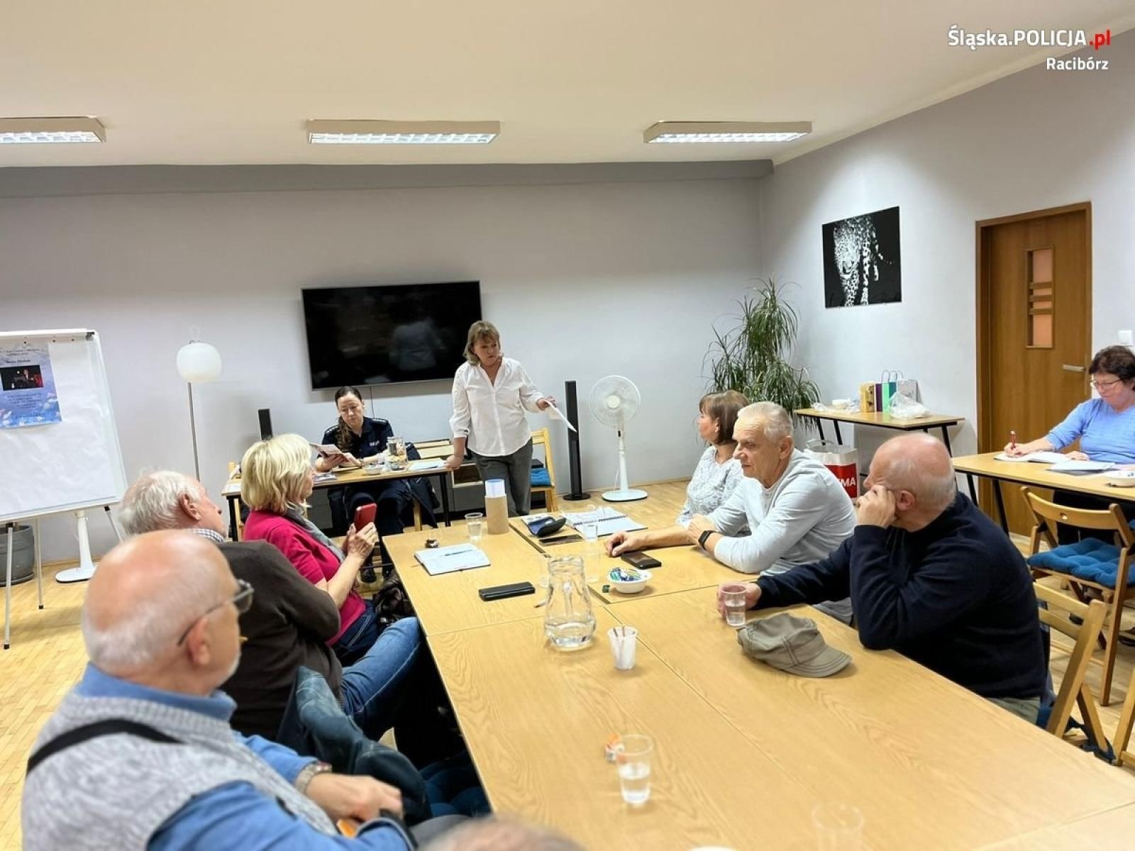 Zdjęcie w galerii na portalu naszraciborz.pl: Bezpiecznie, zdrowo, bezgotówkowo. Wspólna akcja policji i ZUS wiadomości z regionu