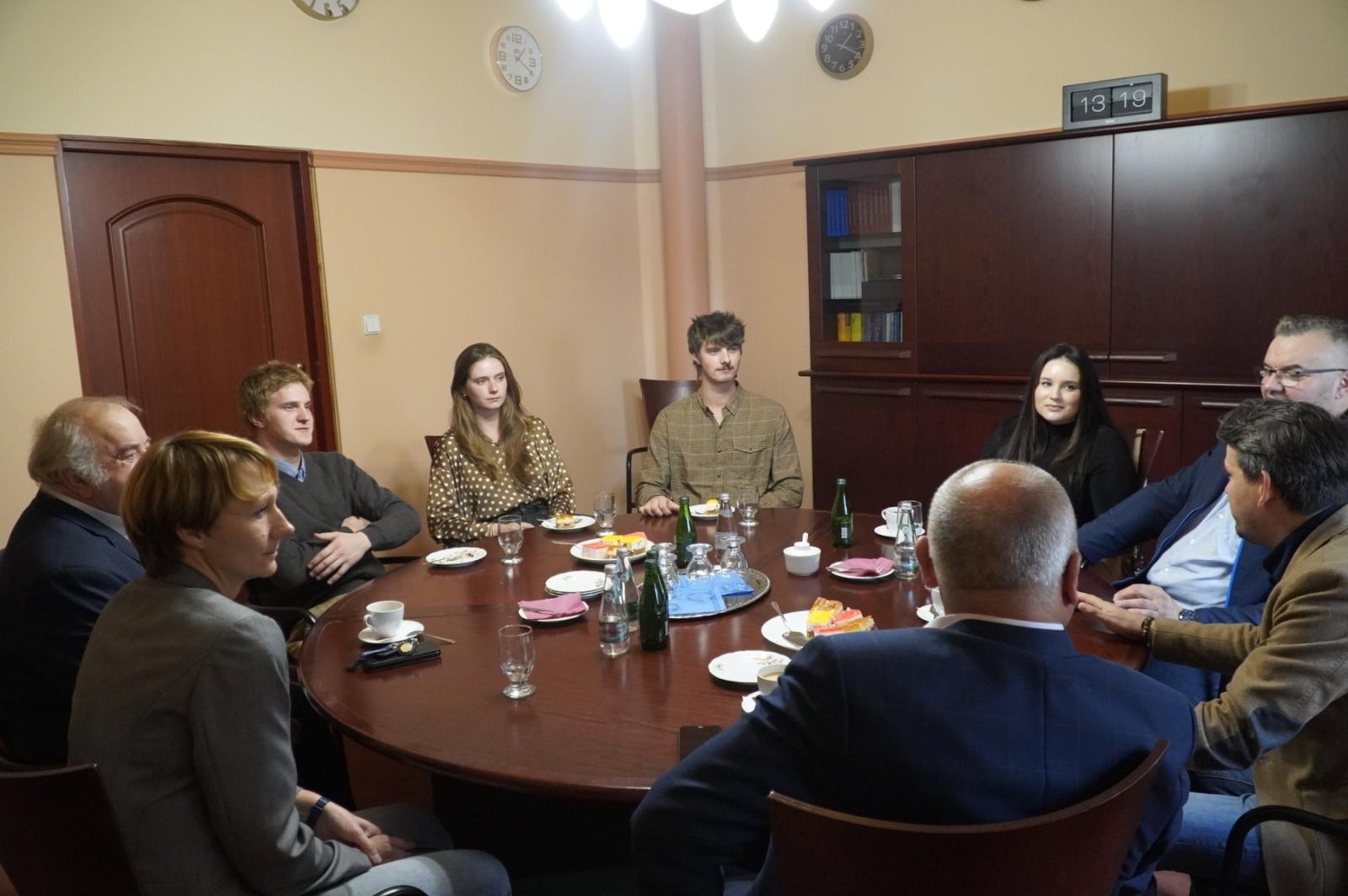 Zdjęcie w galerii na portalu naszraciborz.pl: Podsumowano tegoroczne Pływadła. Doceniony przez internautów SHREK z nagrodą wiadomości z regionu