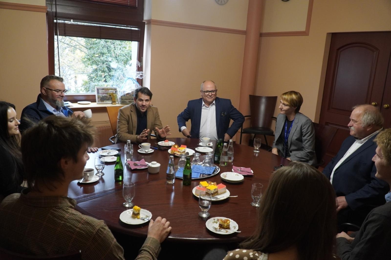 Zdjęcie w galerii na portalu naszraciborz.pl: Podsumowano tegoroczne Pływadła. Doceniony przez internautów SHREK z nagrodą wiadomości z regionu