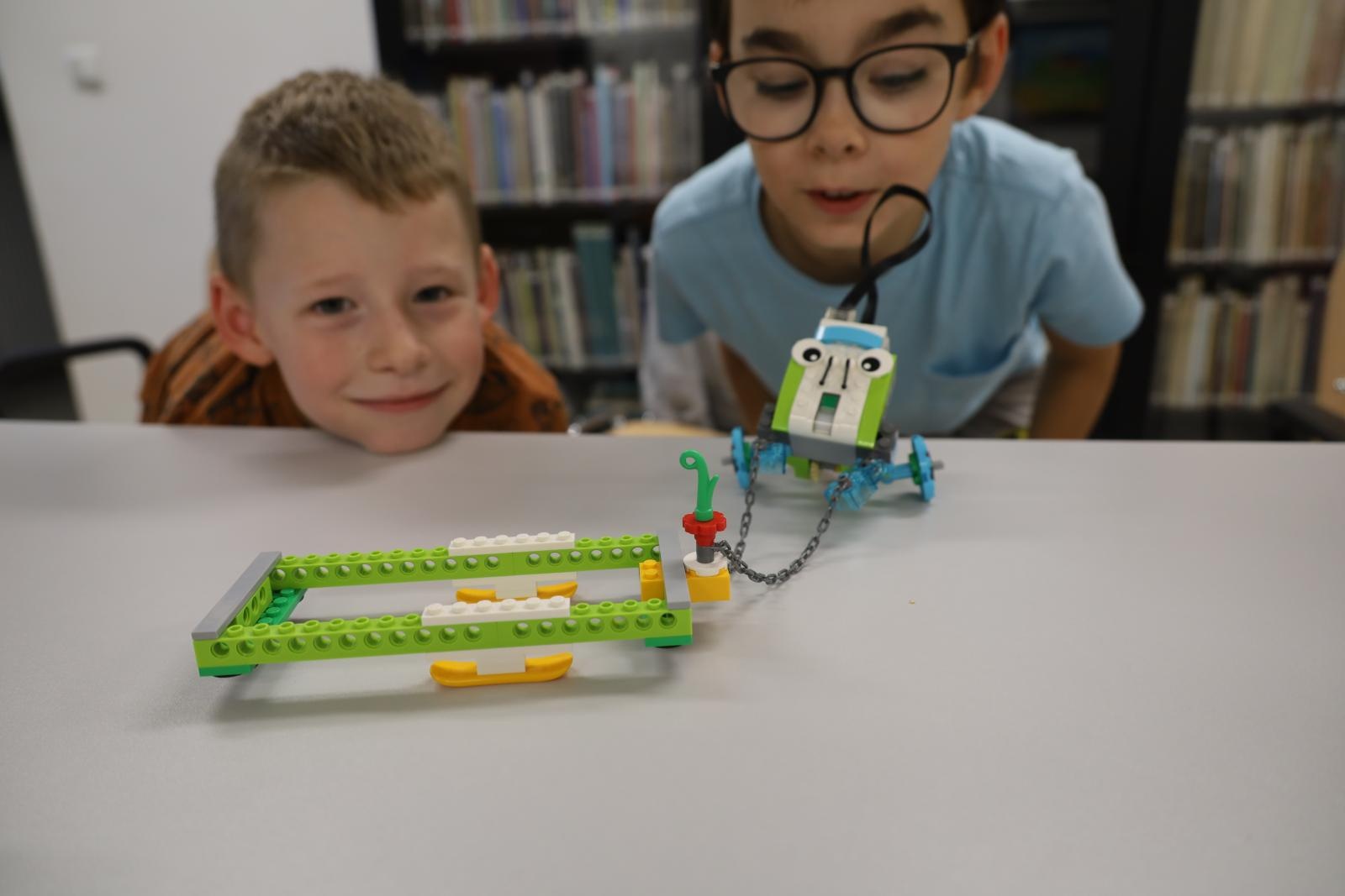 Zdjęcie w galerii na portalu naszraciborz.pl: Biblioteczne kluby polecają się na jesienną chandrę wiadomości z regionu