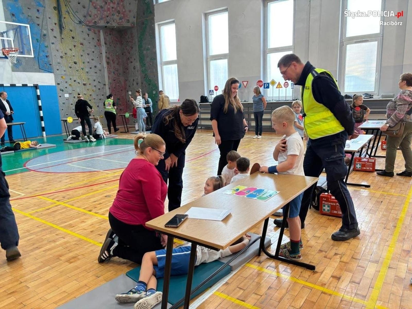 Zdjęcie w galerii na portalu naszraciborz.pl: Przedszkolaki w akcji. Konkurs Bezpieczne dzieci - znam, wiem, umiem wiadomości z regionu