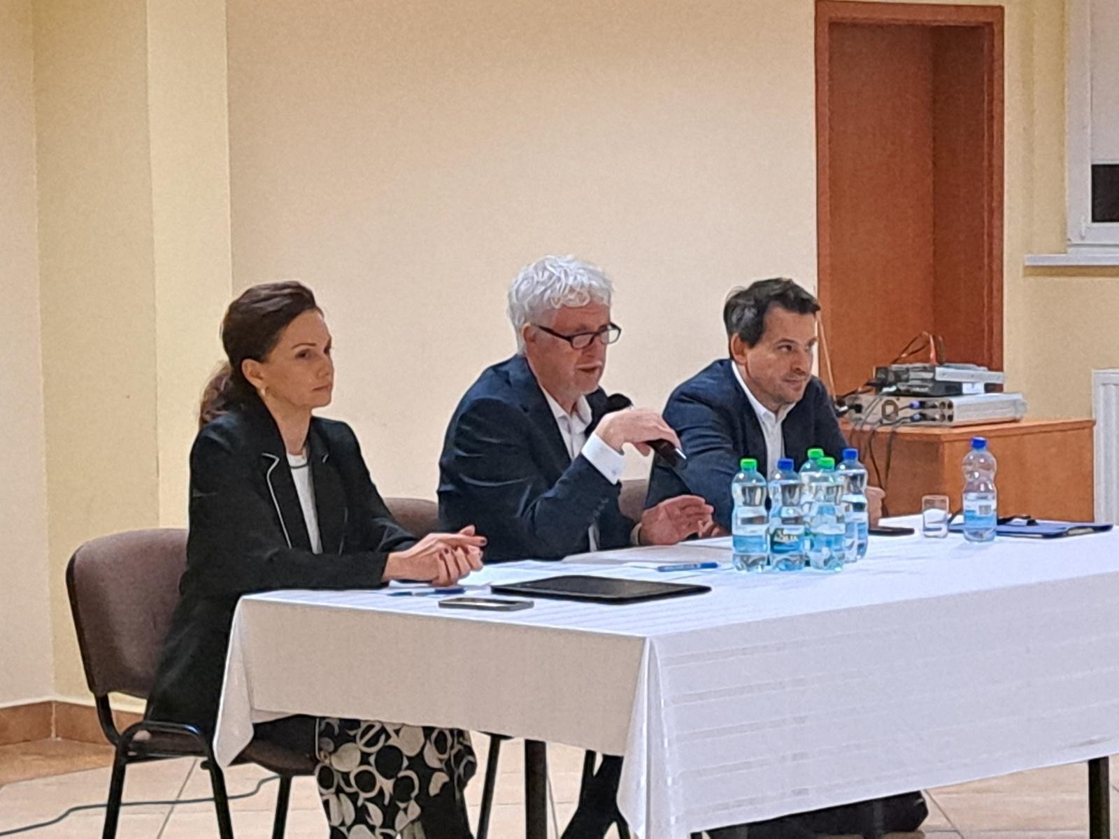 Zdjęcie w galerii na portalu naszraciborz.pl: Tematy drogowe zdominowały spotkanie prezydenta z mieszkańcami Markowic wiadomości z regionu