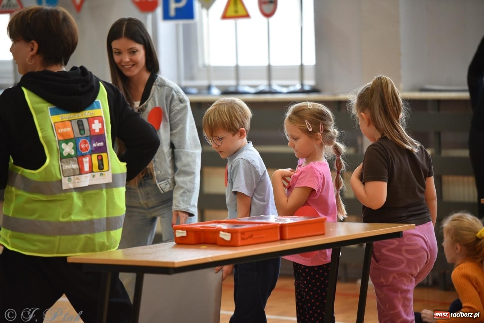 Zdjęcie w galerii na portalu naszraciborz.pl: II edycja raciborskiego konkursu Bezpieczne dzieci – znam, wiem, umiem [FOTO i WIDEO] wiadomości z regionu