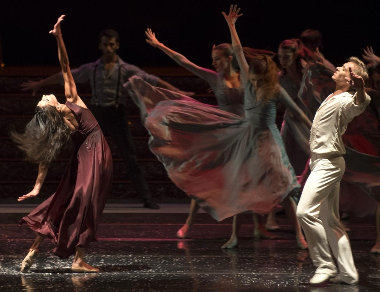 Zdjęcie w galerii na portalu naszraciborz.pl: Grek Zorba na scenie przy Chopina wiadomości z regionu