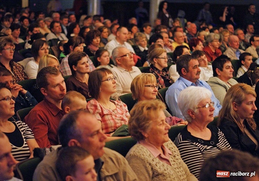 Zdjęcie w galerii na portalu naszraciborz.pl: Zabrakło miejsc siedzących wiadomości z regionu