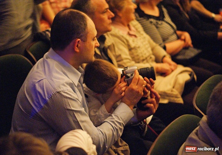 Zdjęcie w galerii na portalu naszraciborz.pl: Zabrakło miejsc siedzących wiadomości z regionu
