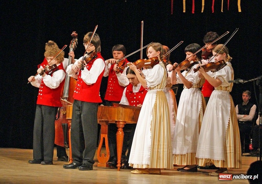 Zdjęcie w galerii na portalu naszraciborz.pl: Zabrakło miejsc siedzących wiadomości z regionu