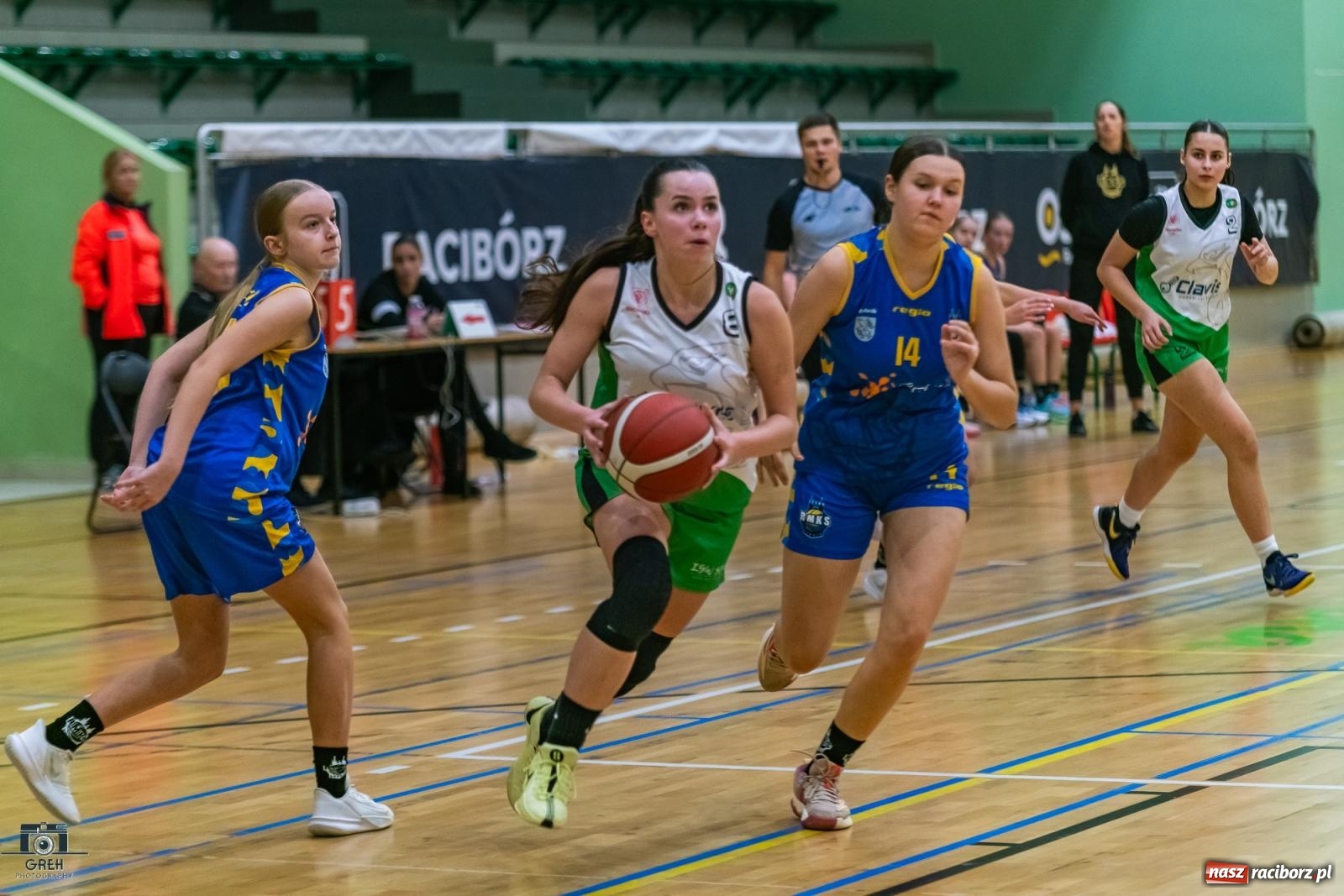 Zdjęcie w galerii na portalu naszraciborz.pl: Koszykarski dreszczowiec na inaugurację sezonu [FOTO i WIDEO] wiadomości z regionu