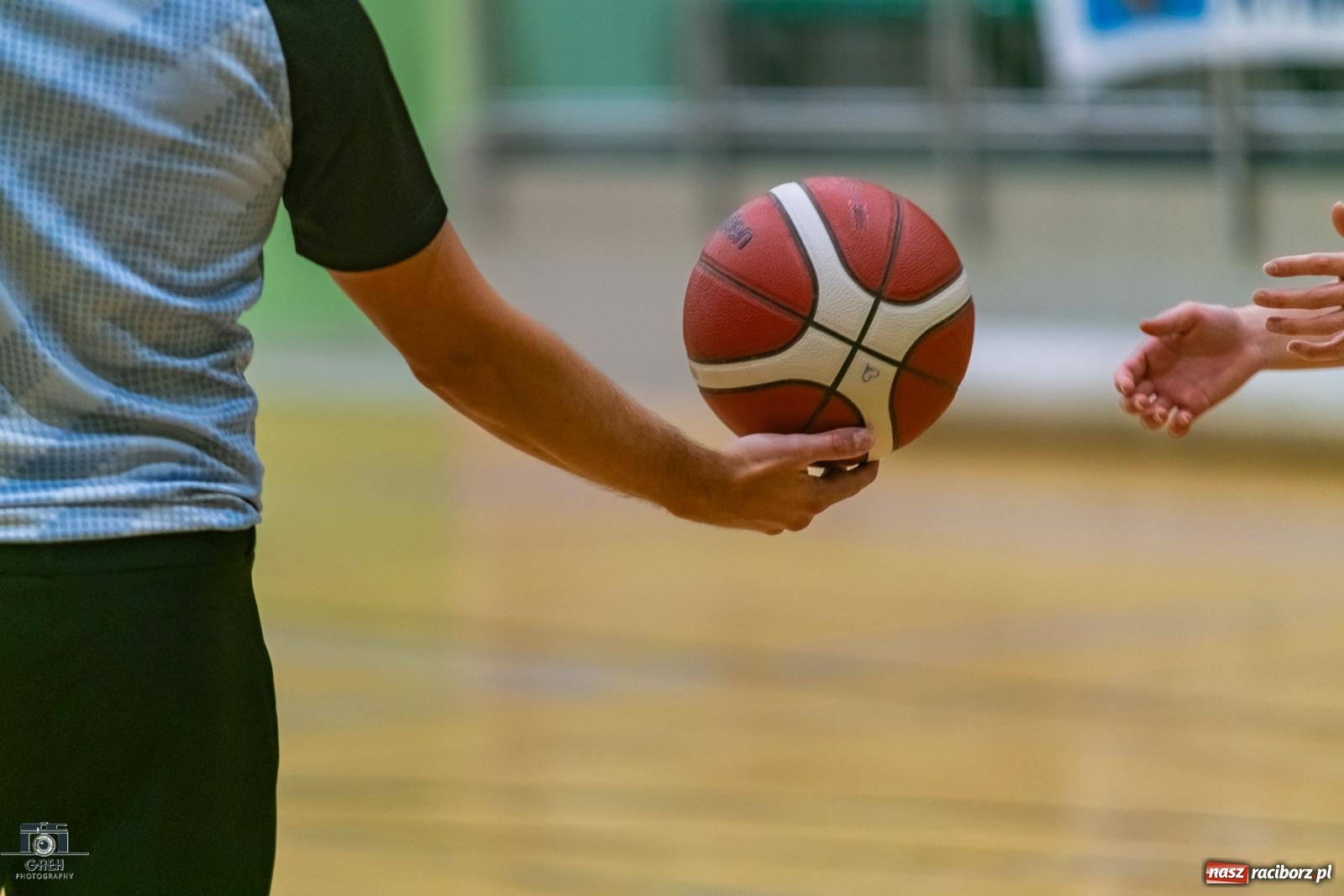 Zdjęcie w galerii na portalu naszraciborz.pl: Koszykarski dreszczowiec na inaugurację sezonu [FOTO i WIDEO] wiadomości z regionu