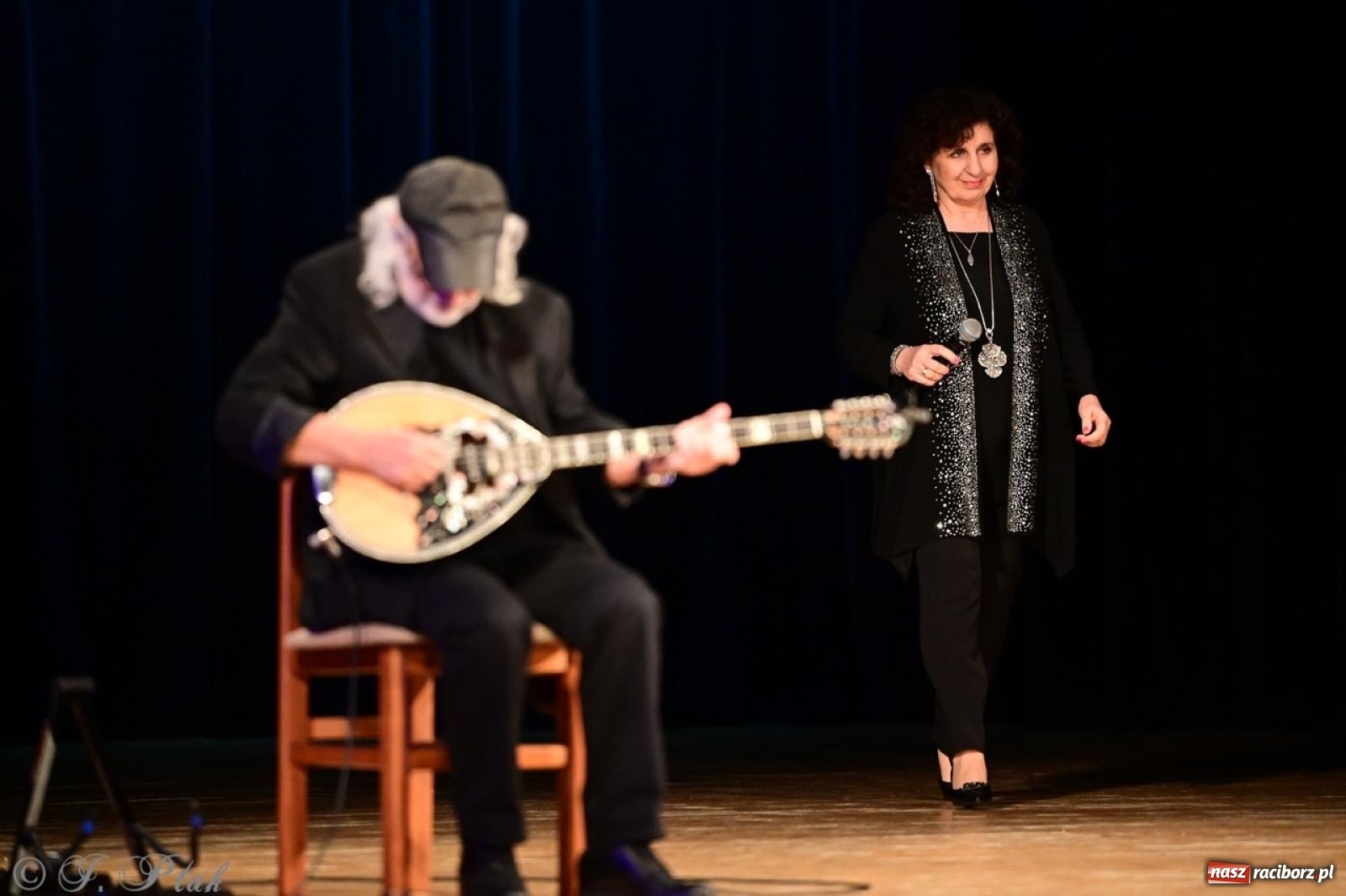 Zdjęcie w galerii na portalu naszraciborz.pl: Eleni świętuje 45-lecie kariery – koncert w Raciborzu pełen wzruszeń i największych przebojów wiadomości z regionu