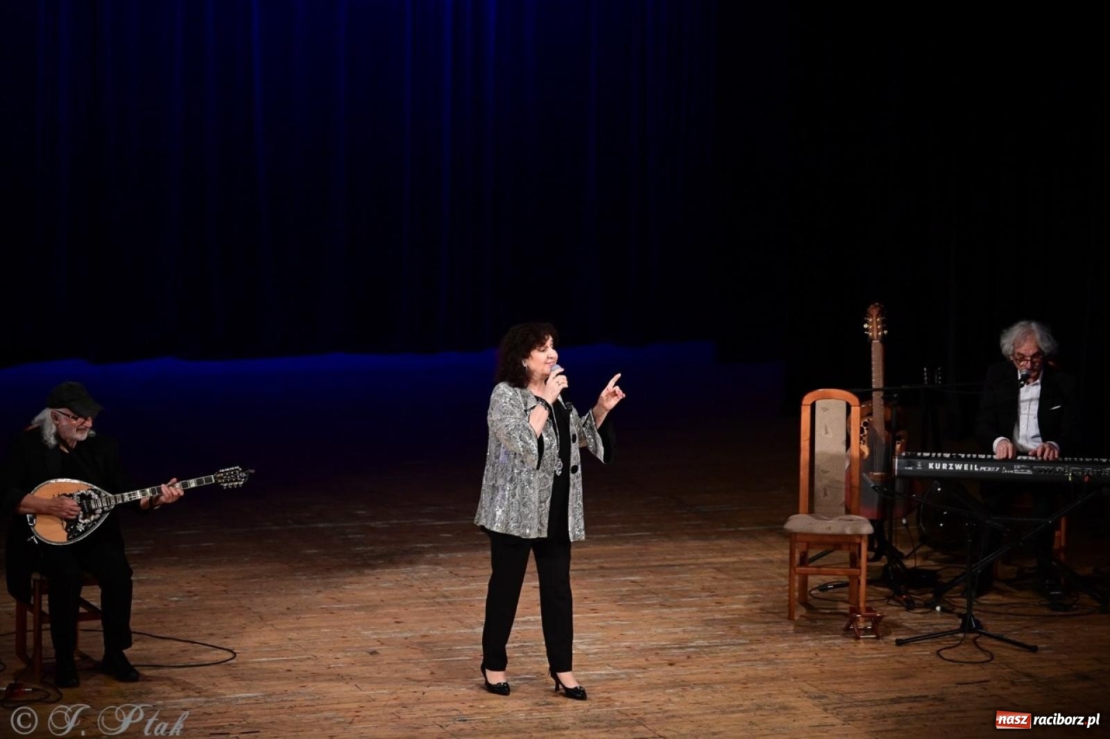 Zdjęcie w galerii na portalu naszraciborz.pl: Eleni świętuje 45-lecie kariery – koncert w Raciborzu pełen wzruszeń i największych przebojów wiadomości z regionu