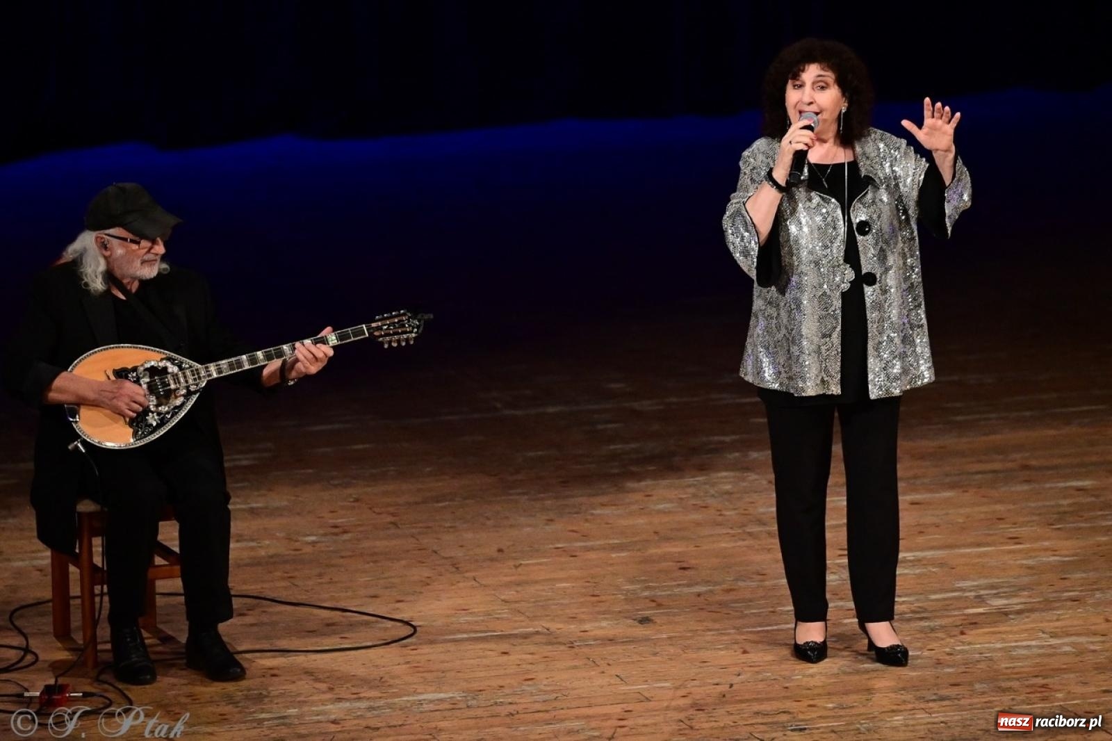 Zdjęcie w galerii na portalu naszraciborz.pl: Eleni świętuje 45-lecie kariery – koncert w Raciborzu pełen wzruszeń i największych przebojów wiadomości z regionu