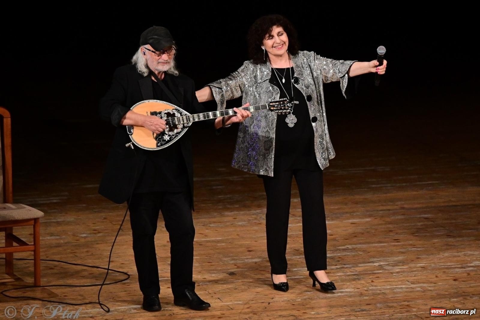 Zdjęcie w galerii na portalu naszraciborz.pl: Eleni świętuje 45-lecie kariery – koncert w Raciborzu pełen wzruszeń i największych przebojów wiadomości z regionu