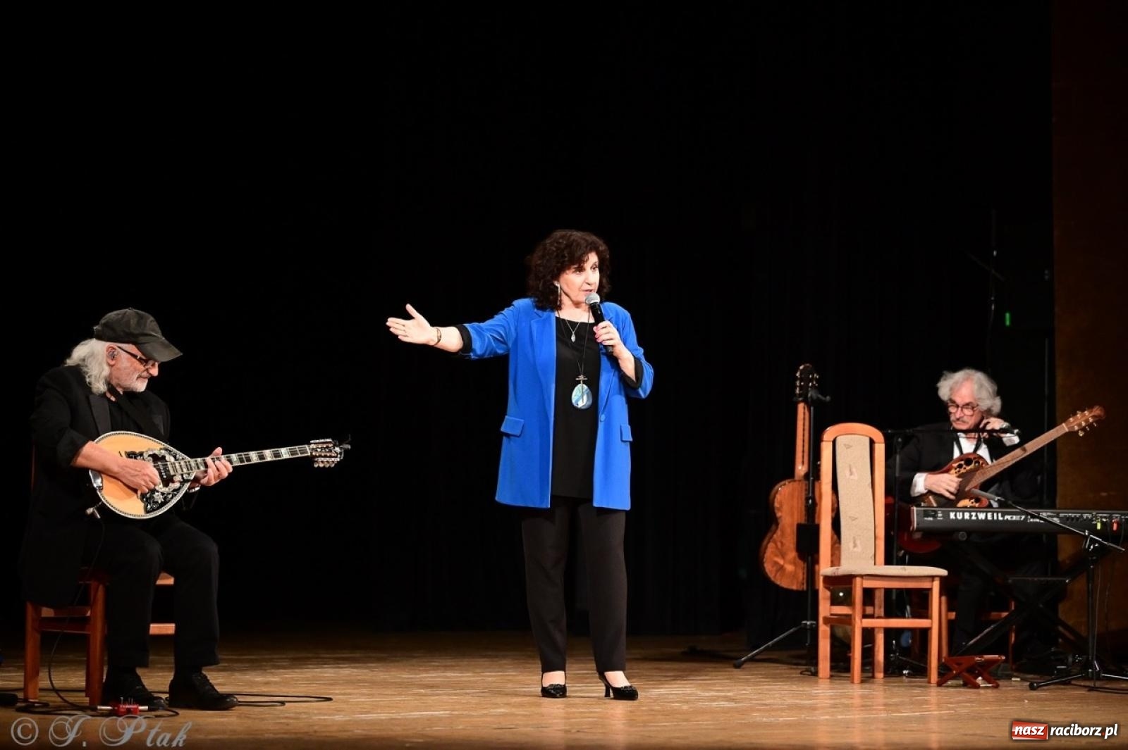 Zdjęcie w galerii na portalu naszraciborz.pl: Eleni świętuje 45-lecie kariery – koncert w Raciborzu pełen wzruszeń i największych przebojów wiadomości z regionu