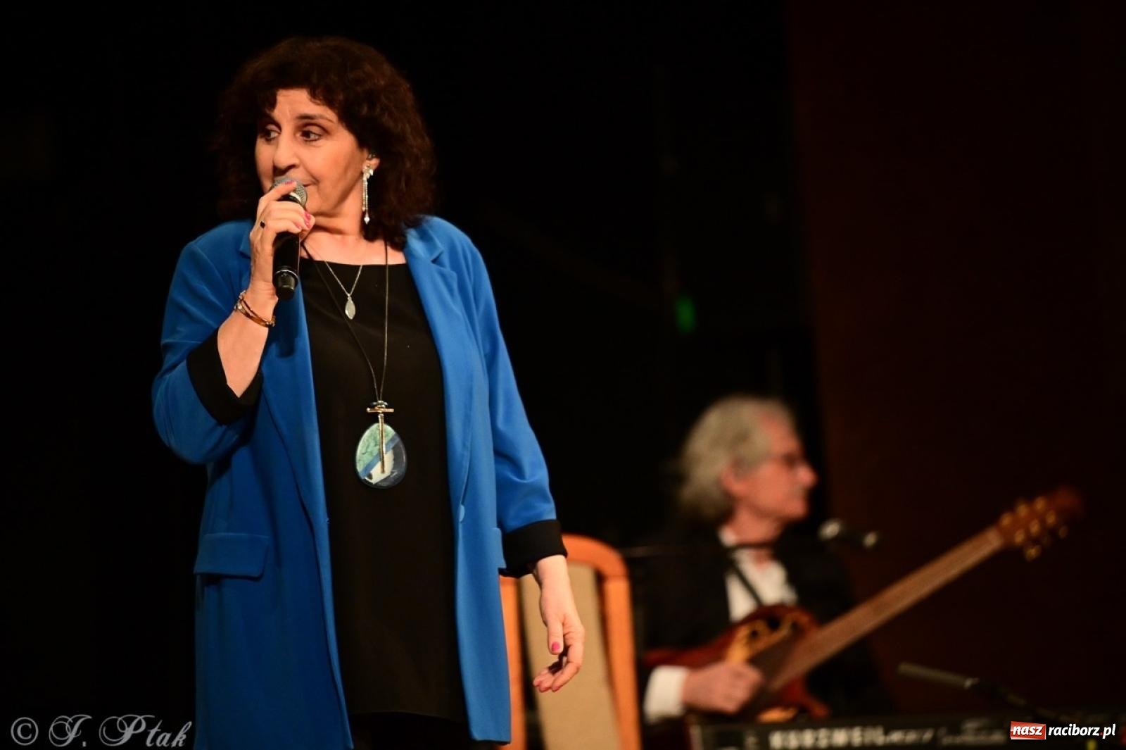 Zdjęcie w galerii na portalu naszraciborz.pl: Eleni świętuje 45-lecie kariery – koncert w Raciborzu pełen wzruszeń i największych przebojów wiadomości z regionu