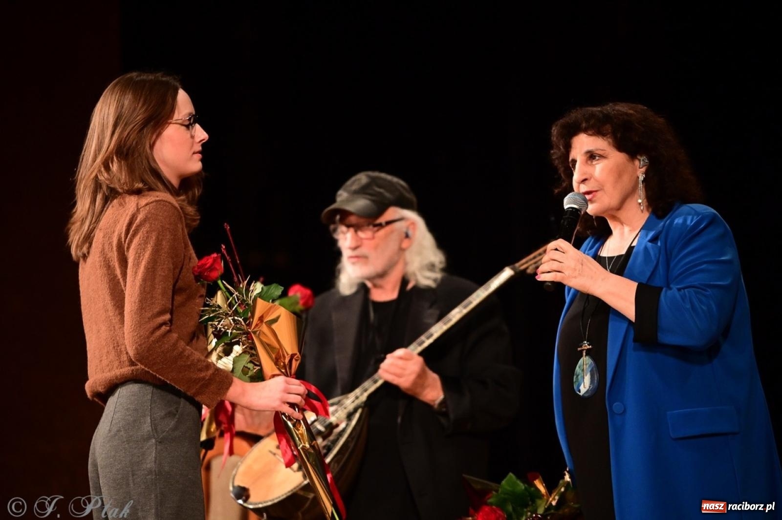 Zdjęcie w galerii na portalu naszraciborz.pl: Eleni świętuje 45-lecie kariery – koncert w Raciborzu pełen wzruszeń i największych przebojów wiadomości z regionu