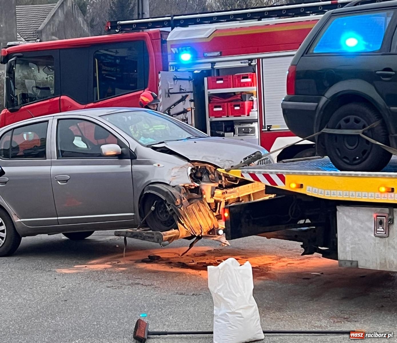 Zdjęcie w galerii na portalu naszraciborz.pl: Volkswagen i toyota zderzyły się na Stalowej [FOTO] wiadomości z regionu