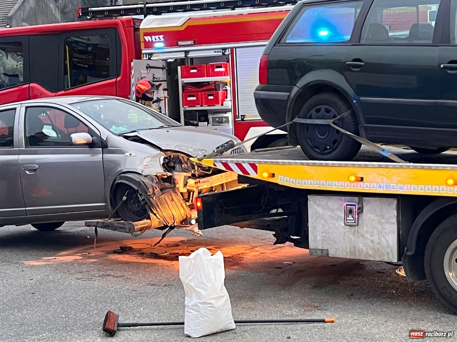 Zdjęcie w galerii na portalu naszraciborz.pl: Volkswagen i toyota zderzyły się na Stalowej [FOTO] wiadomości z regionu