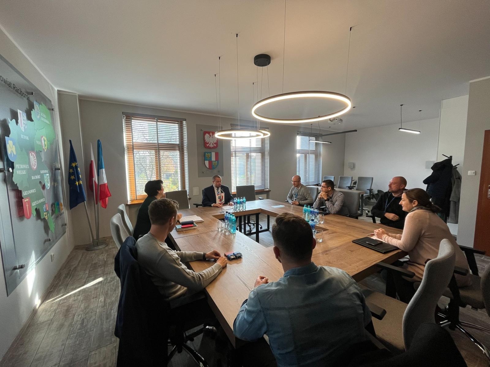 Zdjęcie w galerii na portalu naszraciborz.pl: Powiat Raciborski inwestuje w cyberbezpieczeństwo – podpisanie umowy z PROMAR IT wiadomości z regionu