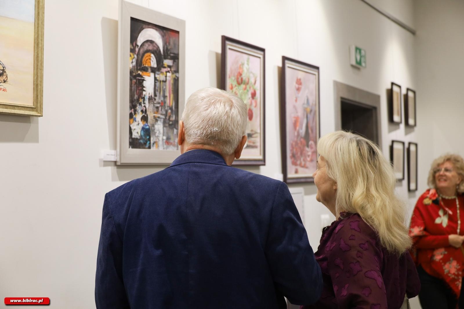 Zdjęcie w galerii na portalu naszraciborz.pl: Różne warianty sztuki. Piotr Wieder pokazał swoje prace w książnicy wiadomości z regionu