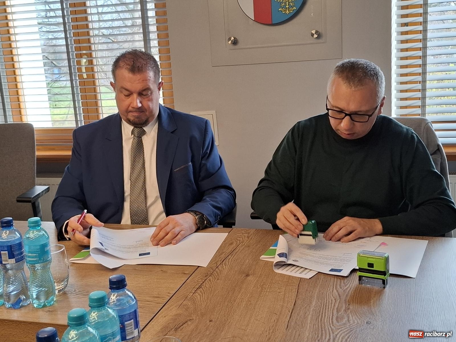 Zdjęcie w galerii na portalu naszraciborz.pl: Modernizacja dróg rolniczych w Samborowicach – umowa podpisana wiadomości z regionu