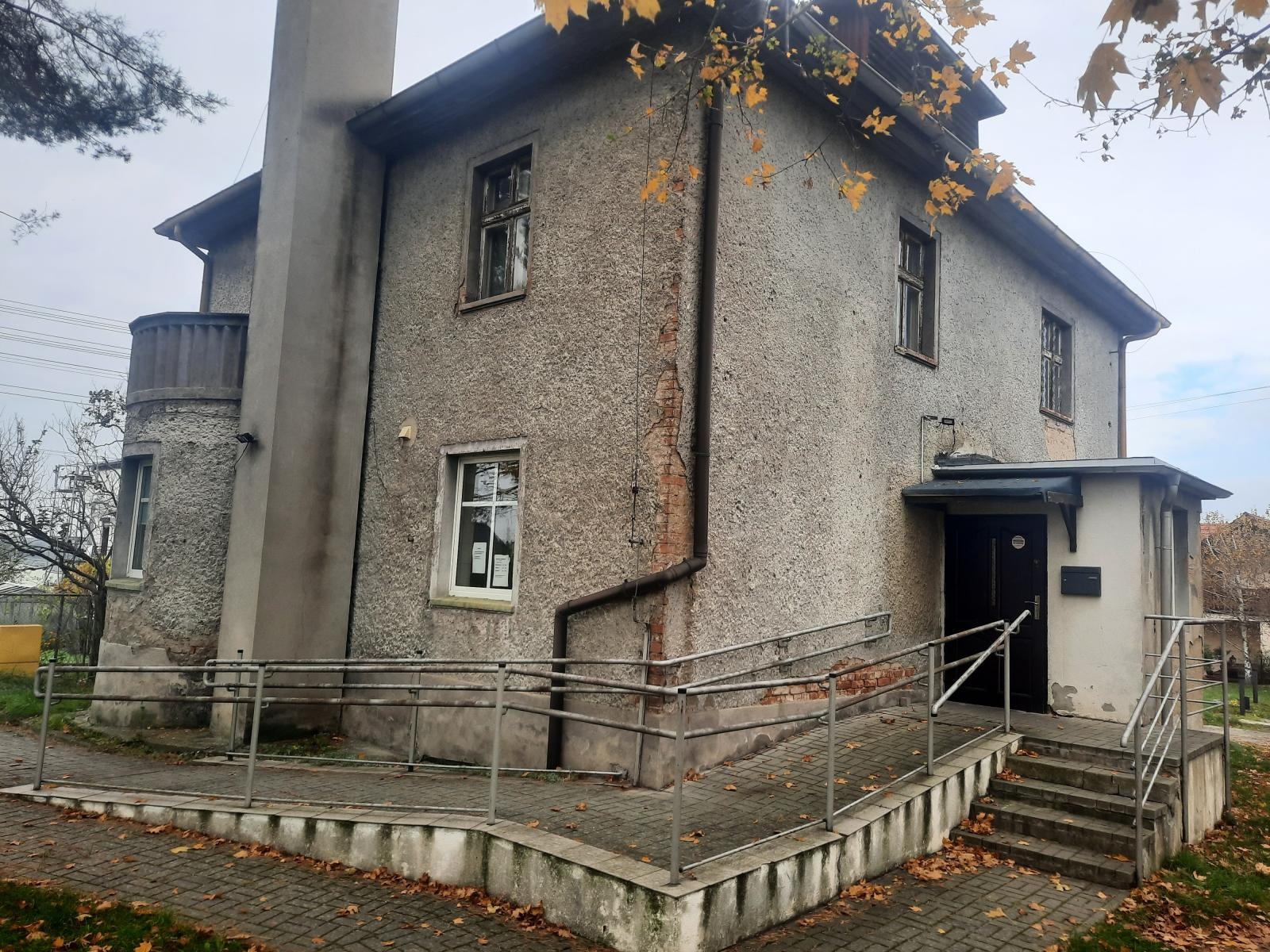 Zdjęcie w galerii na portalu naszraciborz.pl: Miasto przyjęło darowiznę od powiatu. To dawny markowicki ośrodek zdrowia wiadomości z regionu