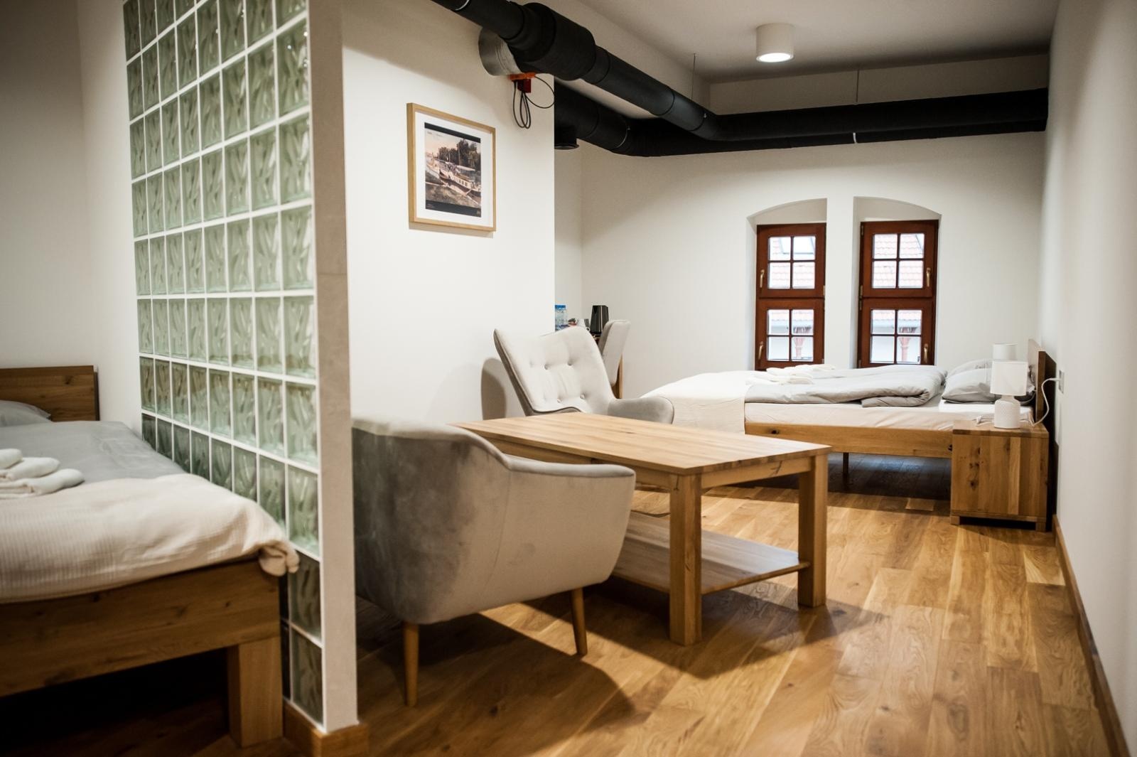 Zdjęcie w galerii na portalu naszraciborz.pl: Raciborski Zamek Piastowski udostępnił już komfortowe pokoje gościnne w odnowionej słodowni [FOTO] wiadomości z regionu