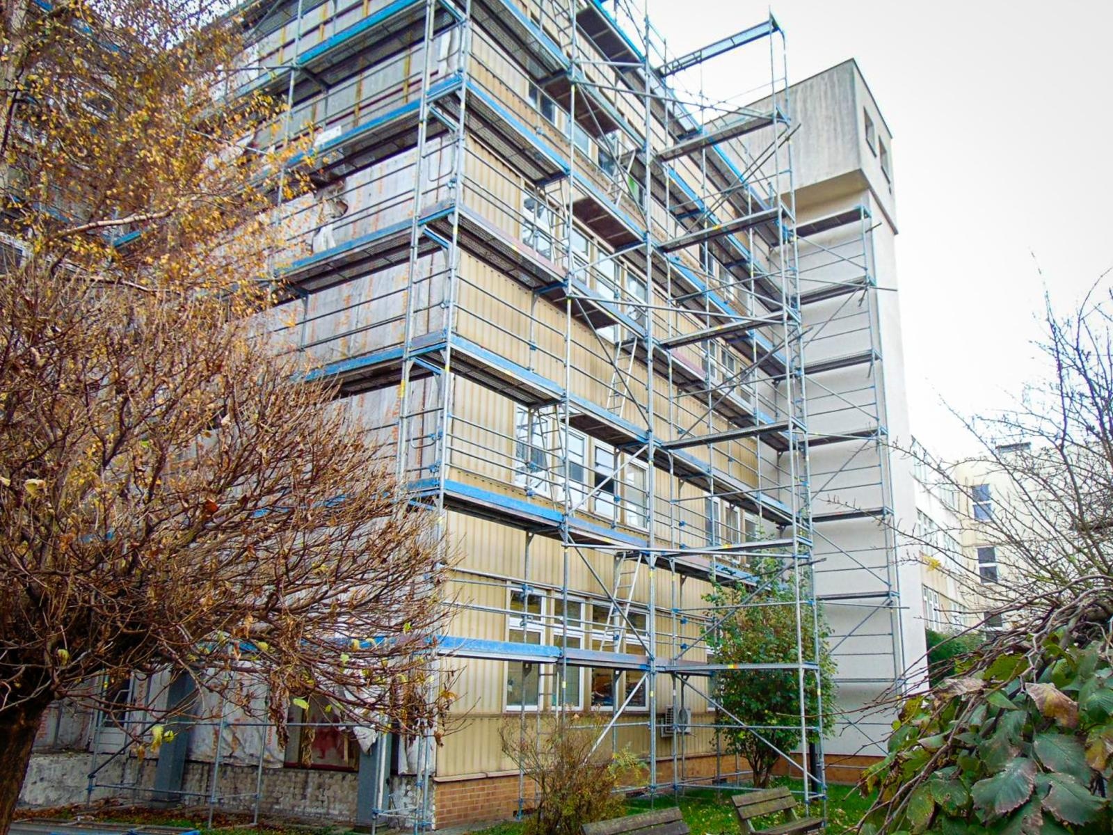 Zdjęcie w galerii na portalu naszraciborz.pl: Trwa termomodernizacja Domu Pomocy Społecznej Złota Jesień w Raciborzu wiadomości z regionu