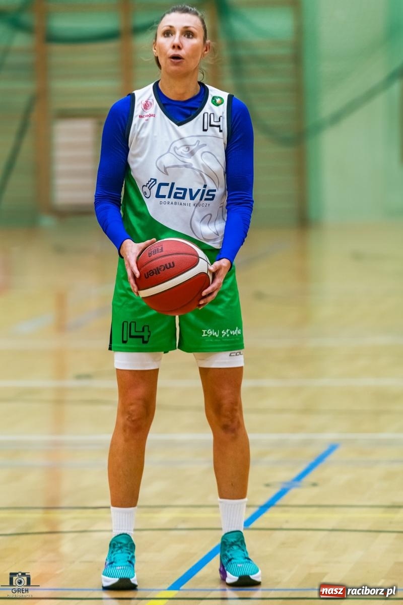 Zdjęcie w galerii na portalu naszraciborz.pl: Koszykówka. Horror z happy endem w hali przy Łąkowej [FOTO i WIDEO] wiadomości z regionu