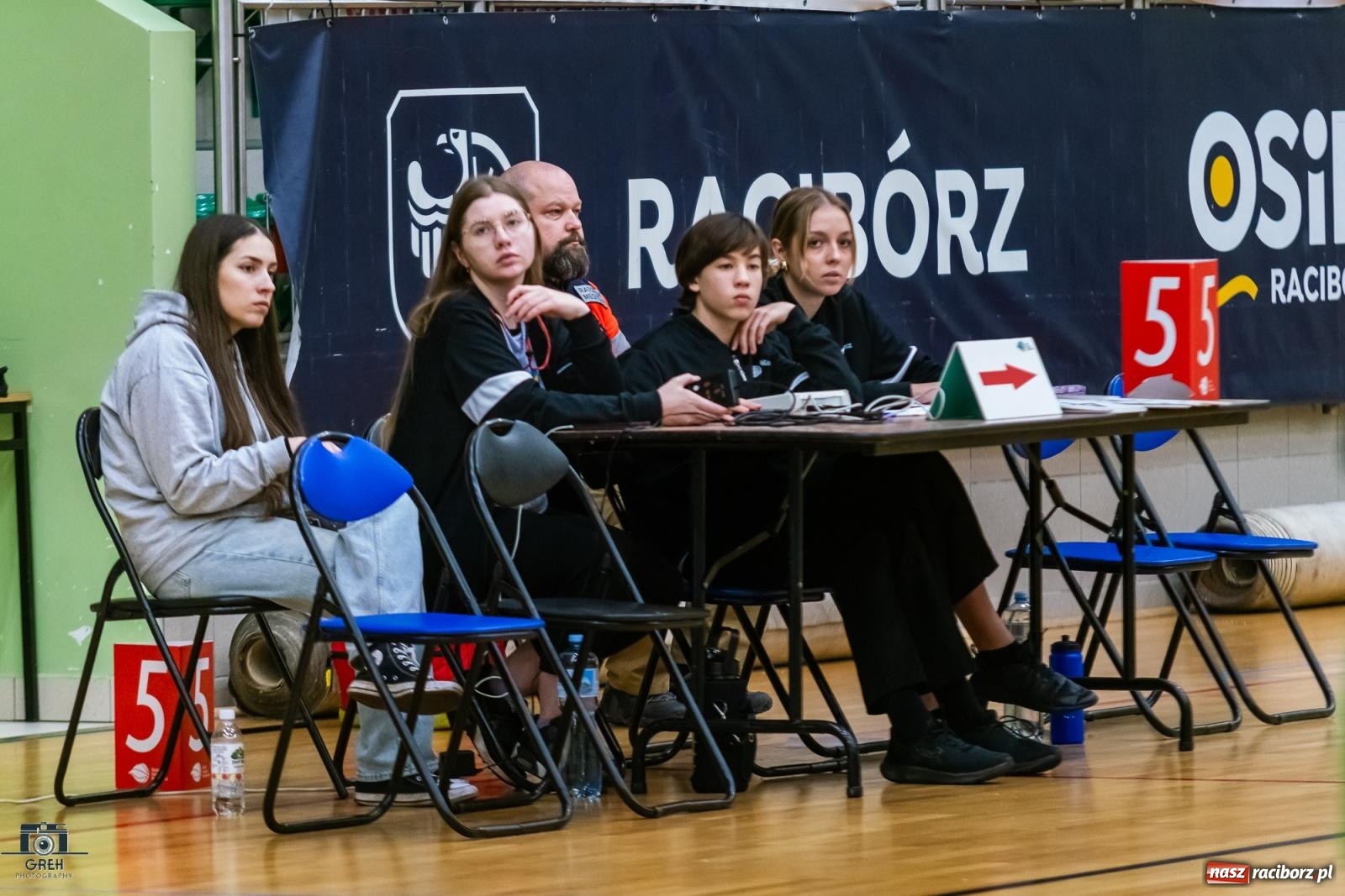 Zdjęcie w galerii na portalu naszraciborz.pl: Koszykówka. Horror z happy endem w hali przy Łąkowej [FOTO i WIDEO] wiadomości z regionu