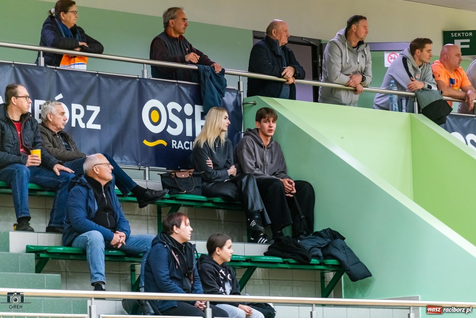 Zdjęcie w galerii na portalu naszraciborz.pl: Koszykówka. Horror z happy endem w hali przy Łąkowej [FOTO i WIDEO] wiadomości z regionu