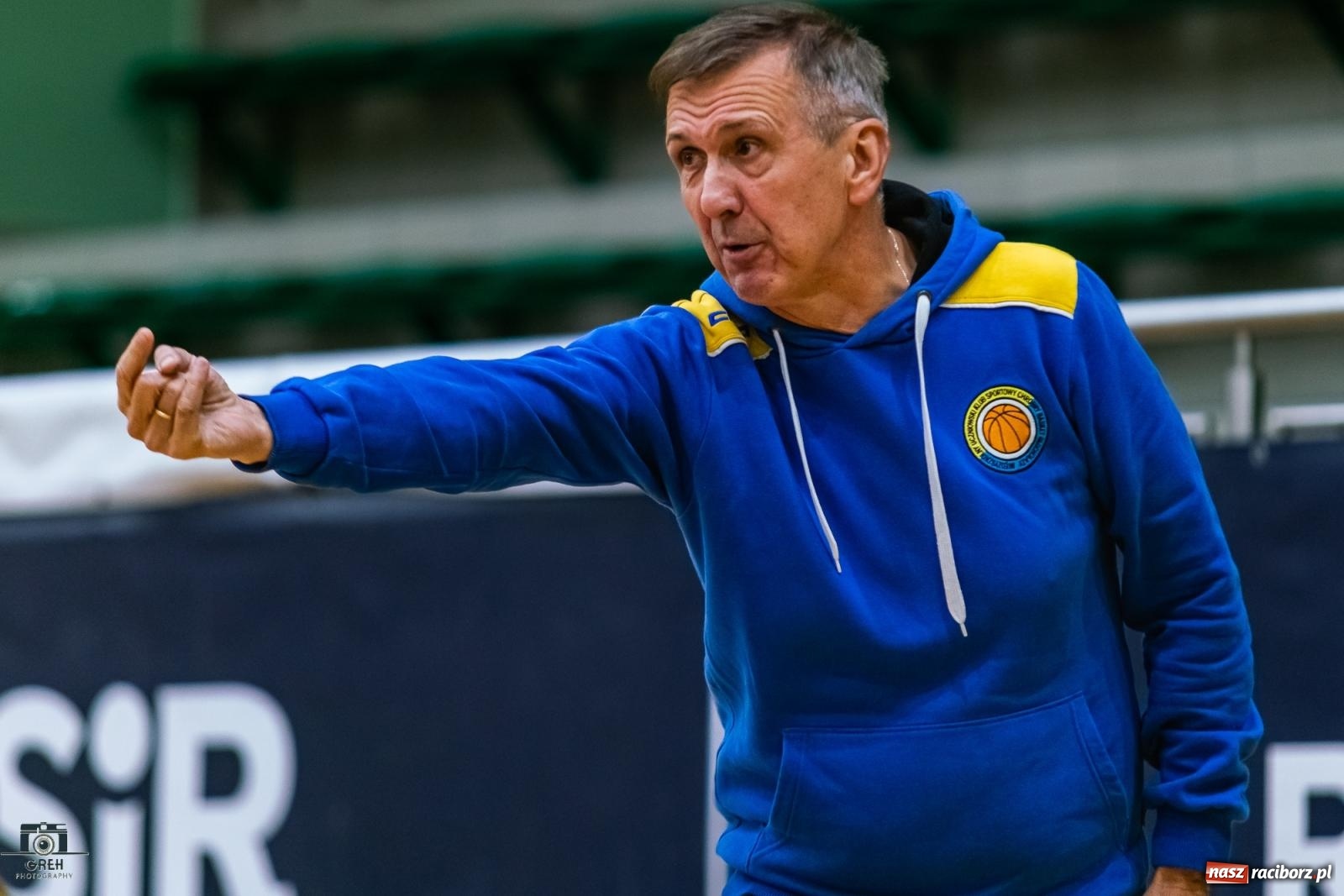 Zdjęcie w galerii na portalu naszraciborz.pl: Koszykówka. Horror z happy endem w hali przy Łąkowej [FOTO i WIDEO] wiadomości z regionu