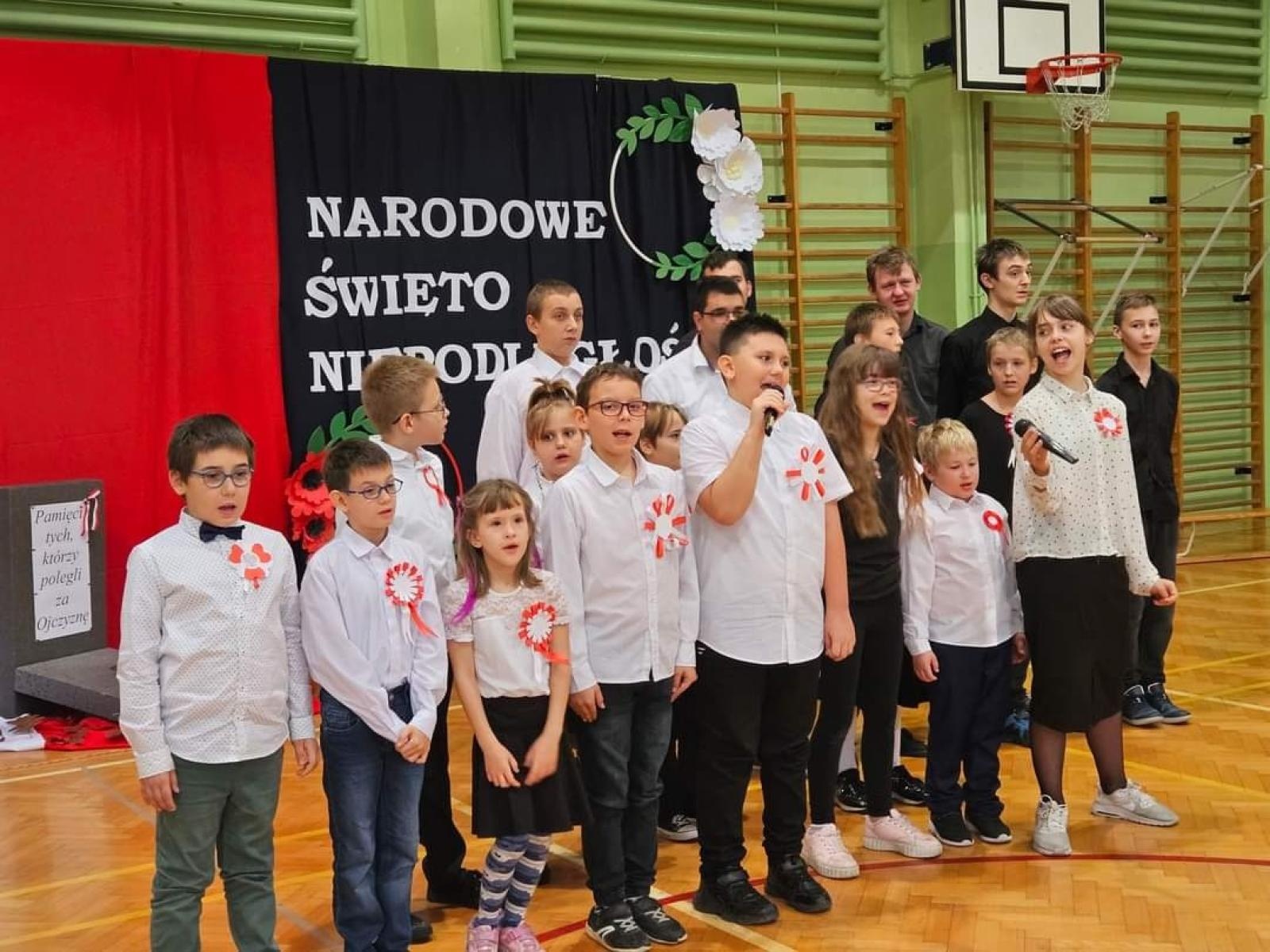 Zdjęcie w galerii na portalu naszraciborz.pl: Obchody Święta Niepodległości w Zespole Szkół Specjalnych w Raciborzu wiadomości z regionu