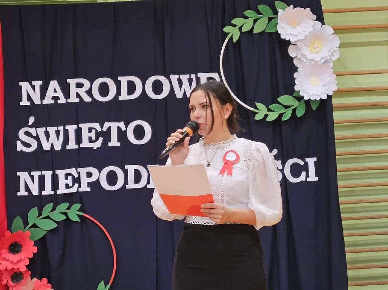 Zdjęcie w galerii na portalu naszraciborz.pl: Obchody Święta Niepodległości w Zespole Szkół Specjalnych w Raciborzu wiadomości z regionu