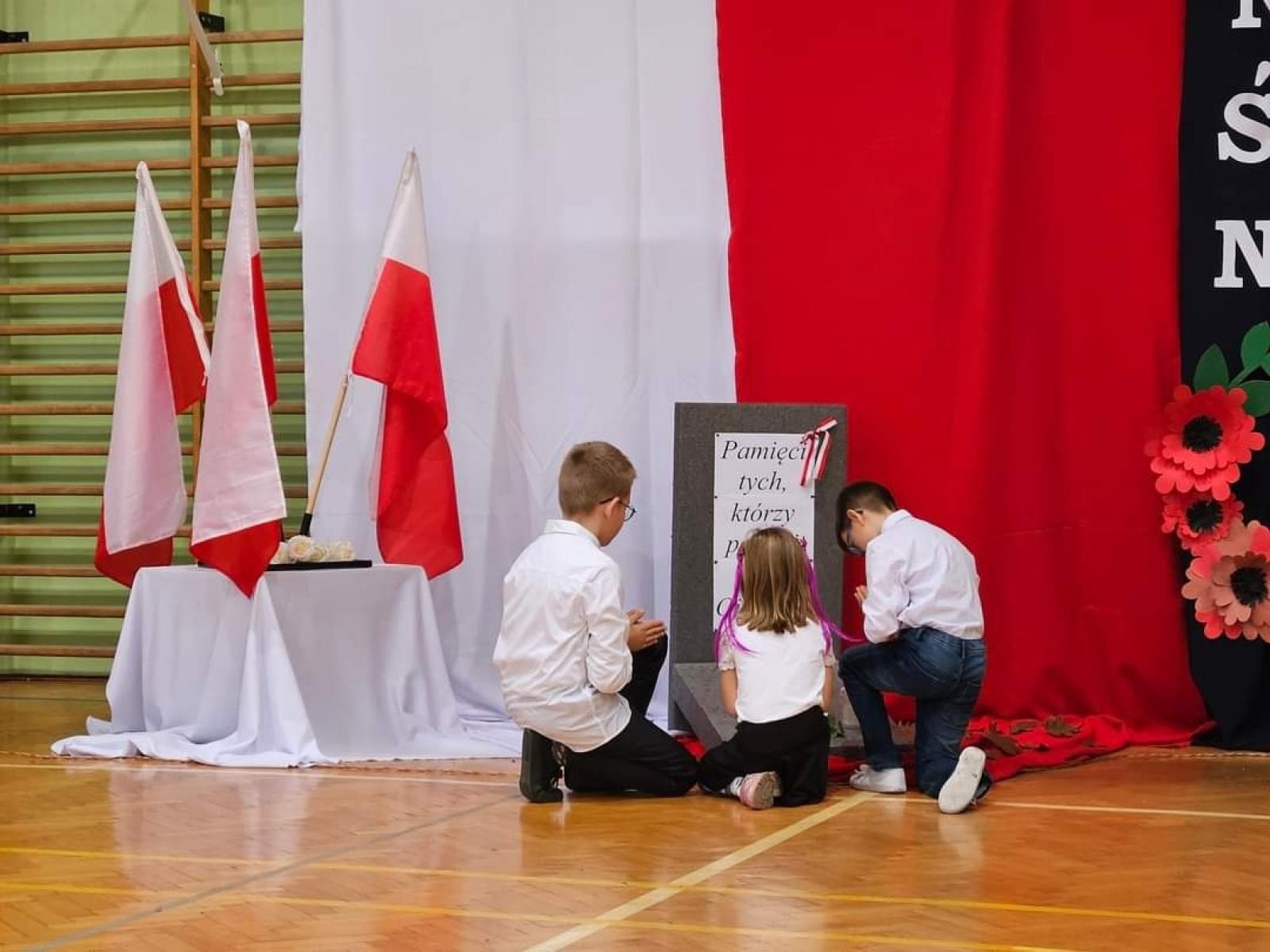 Zdjęcie w galerii na portalu naszraciborz.pl: Obchody Święta Niepodległości w Zespole Szkół Specjalnych w Raciborzu wiadomości z regionu
