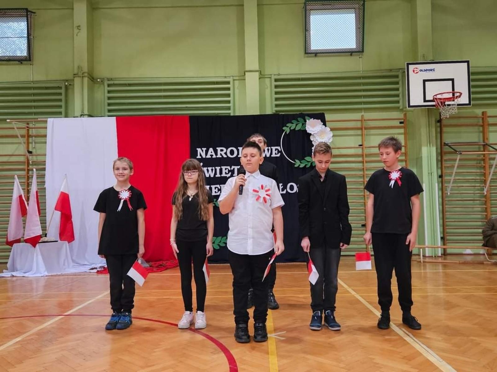 Zdjęcie w galerii na portalu naszraciborz.pl: Obchody Święta Niepodległości w Zespole Szkół Specjalnych w Raciborzu wiadomości z regionu