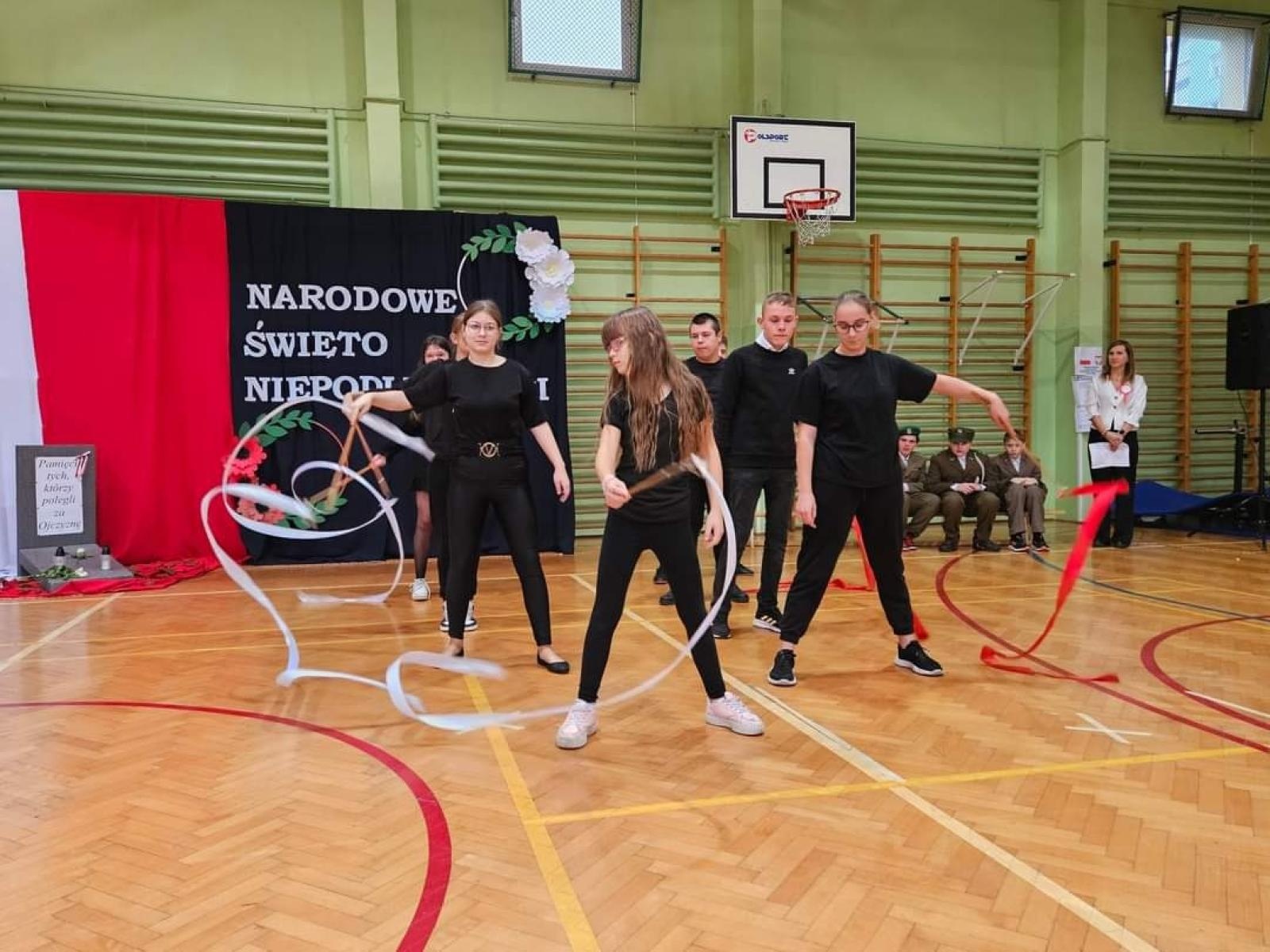 Zdjęcie w galerii na portalu naszraciborz.pl: Obchody Święta Niepodległości w Zespole Szkół Specjalnych w Raciborzu wiadomości z regionu