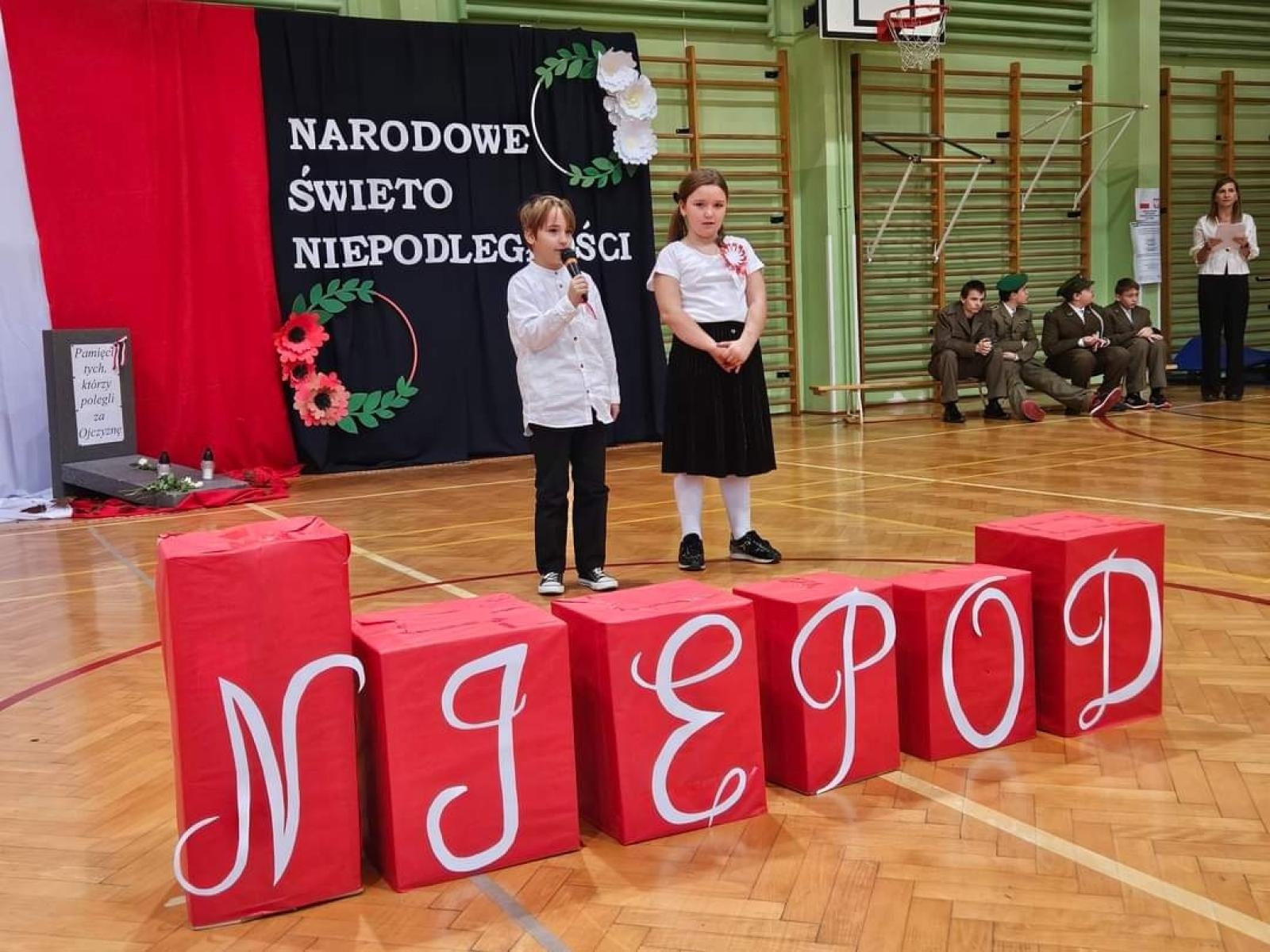 Zdjęcie w galerii na portalu naszraciborz.pl: Obchody Święta Niepodległości w Zespole Szkół Specjalnych w Raciborzu wiadomości z regionu