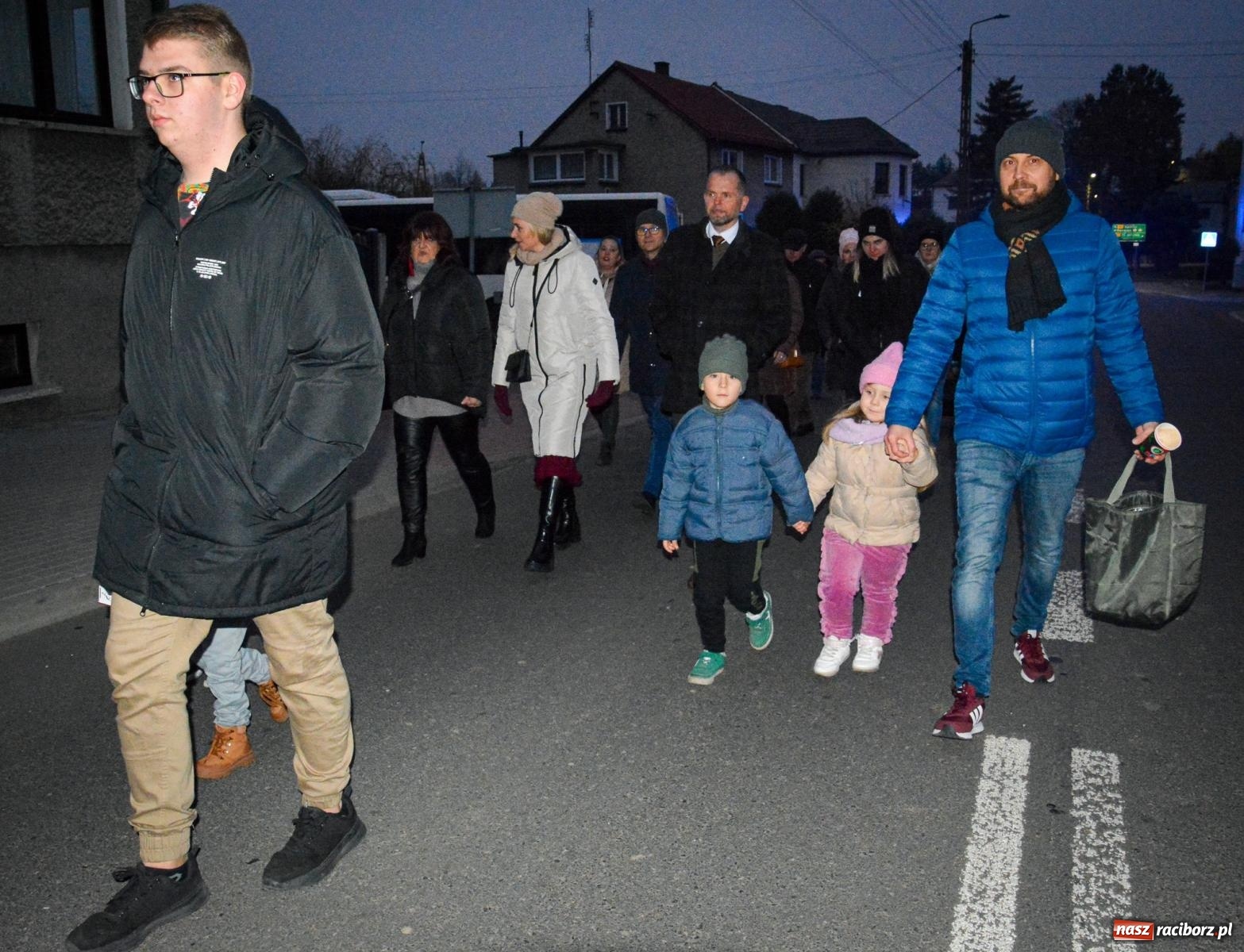Zdjęcie w galerii na portalu naszraciborz.pl: Gęś i coca-cola. Święty Marcin przywitał mieszkańców Krzanowic w rytmie dixie wiadomości z regionu