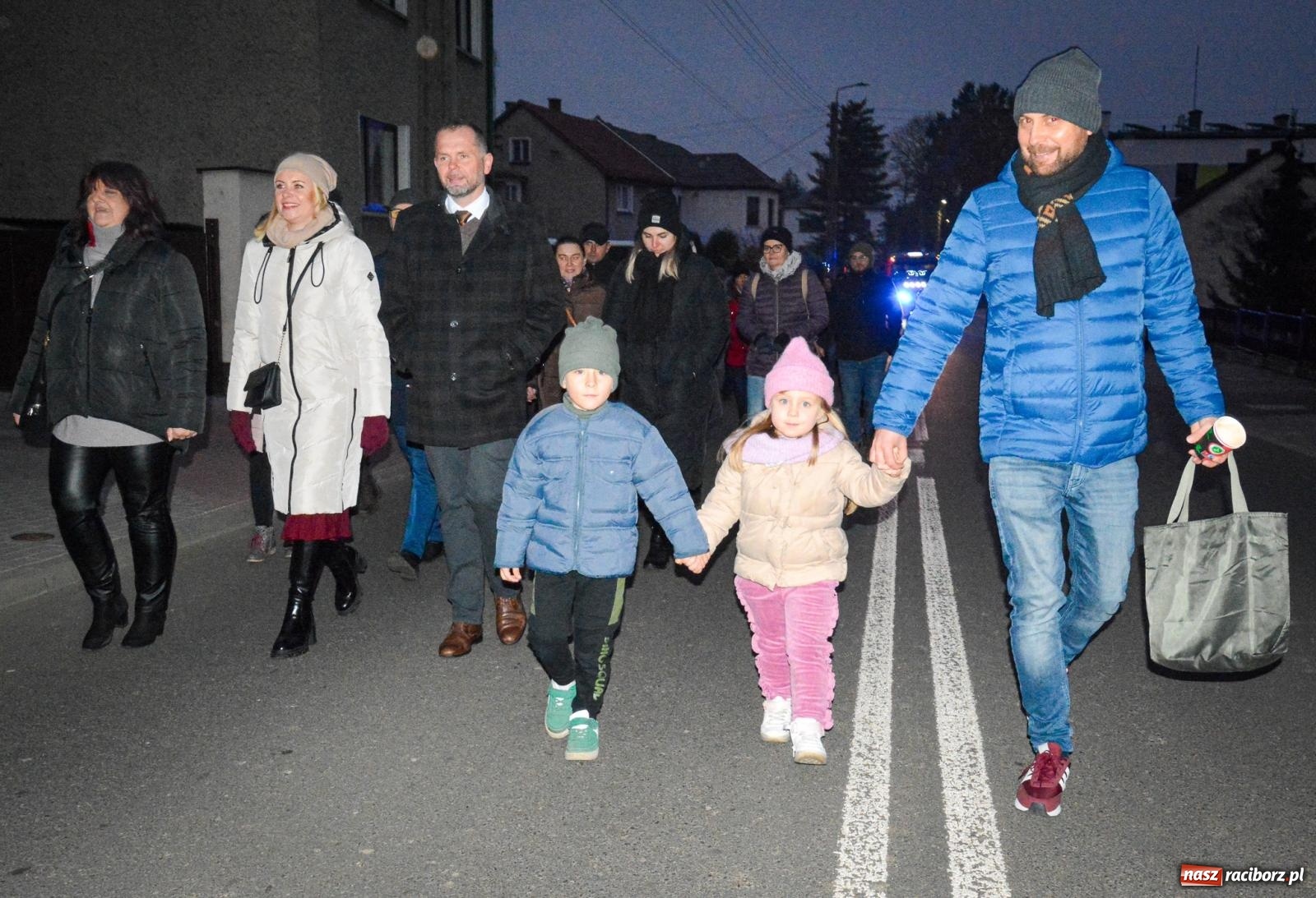 Zdjęcie w galerii na portalu naszraciborz.pl: Gęś i coca-cola. Święty Marcin przywitał mieszkańców Krzanowic w rytmie dixie wiadomości z regionu