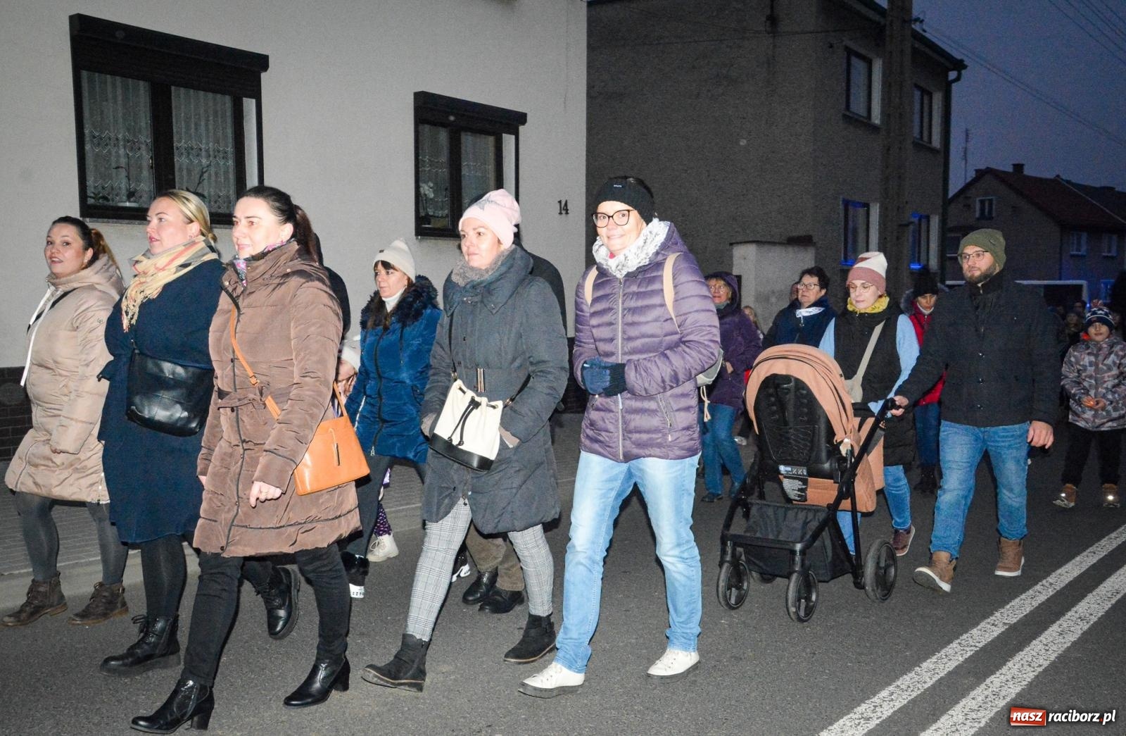 Zdjęcie w galerii na portalu naszraciborz.pl: Gęś i coca-cola. Święty Marcin przywitał mieszkańców Krzanowic w rytmie dixie wiadomości z regionu
